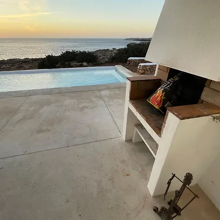 Binisamar Infinity Pool Over The Sea *