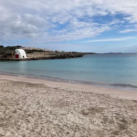 Binisamar Infinity Pool Over The Sea