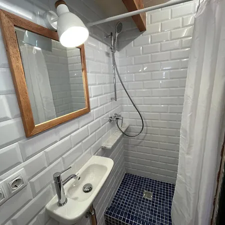 Binisamar Infinity Pool Over The Sea דירה