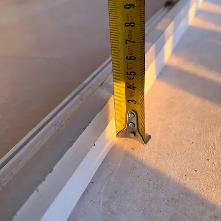 Binisamar Infinity Pool Over The Sea