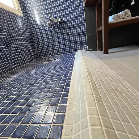 Binisamar Infinity Pool Over The Sea