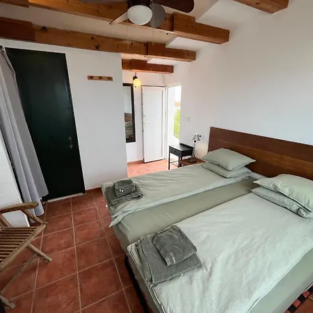 Binisamar Infinity Pool Over The Sea