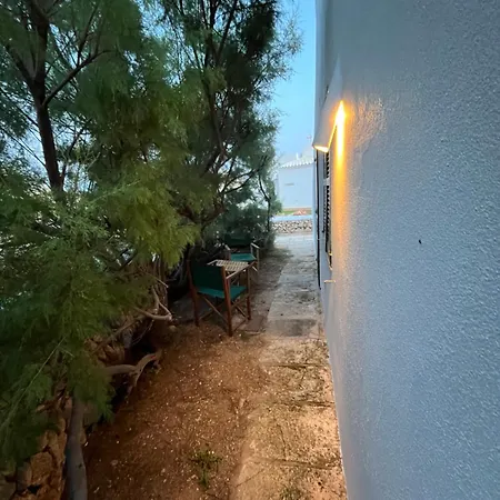 Binisamar Infinity Pool Over The Sea *