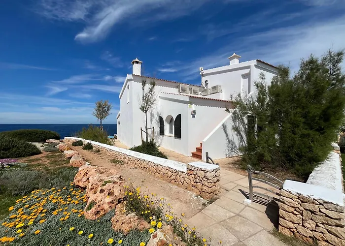 Binisamar Infinity Pool Over The Sea