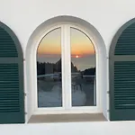 Private Infinity Pool With Sea Views Lejlighed Binibeca