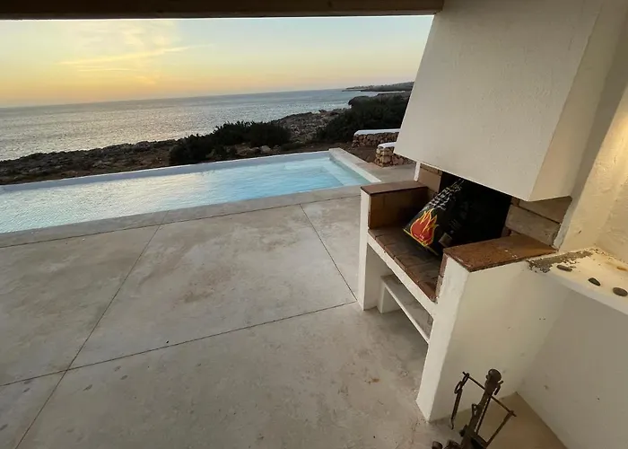 Binisamar Infinity Pool Over The Sea * ビニベカ