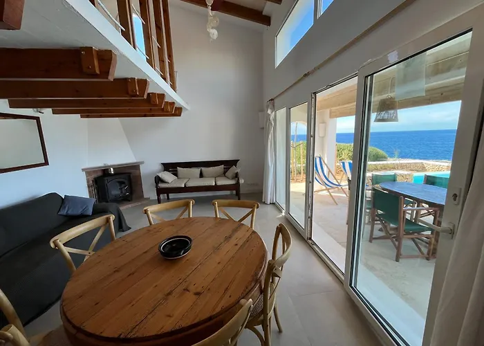 Binisamar Infinity Pool Over The Sea *