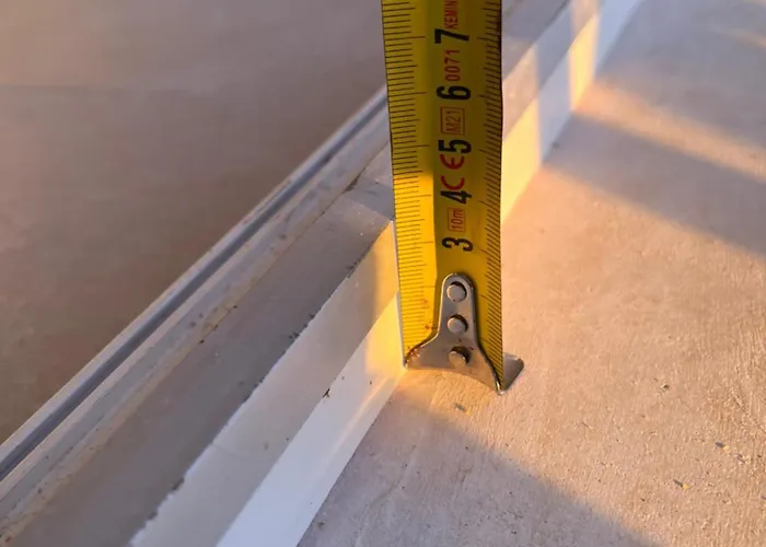 Binisamar Infinity Pool Over The Sea