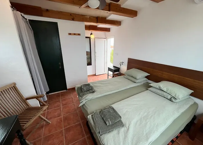 Binisamar Infinity Pool Over The Sea